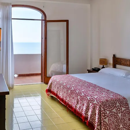 Carasco 4* Липари