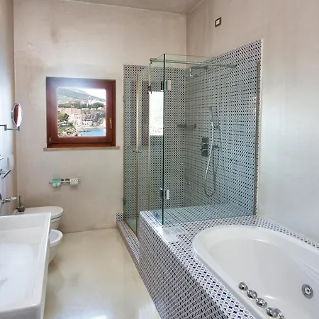 Otel Carasco