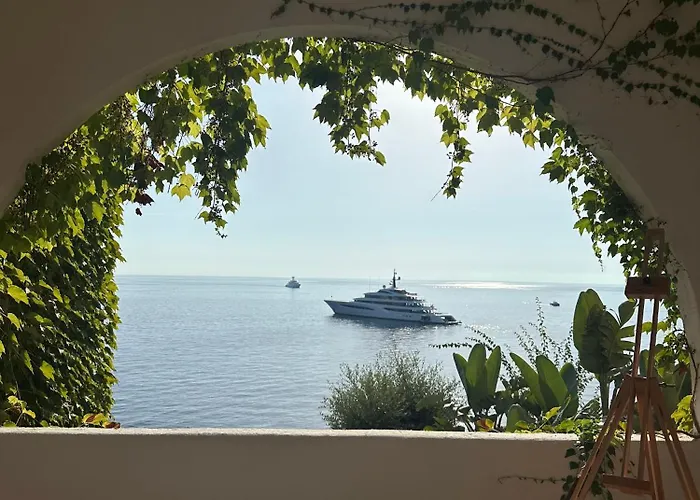 Carasco Ξενοδοχείο 4*