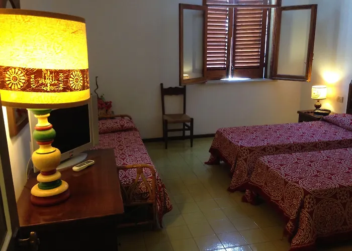 Carasco 4* Λίπαρι